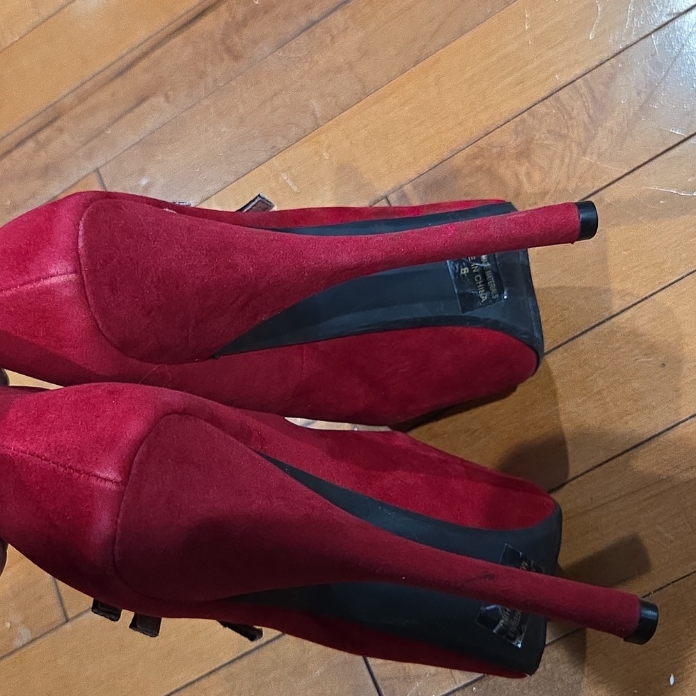 FRH 6inch Red Spike Heels with Black Straps - Picture 9 of 11